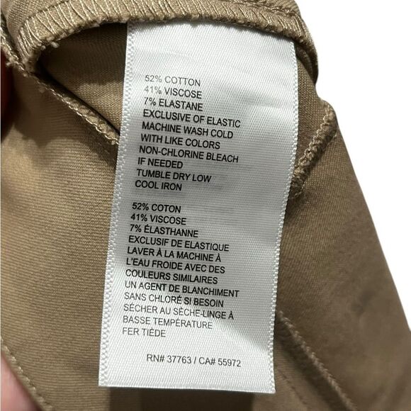 Rafaella Classic Cropped Tan Pants With Scallop Hem, Size 10, NWT - Picture 8 of 10